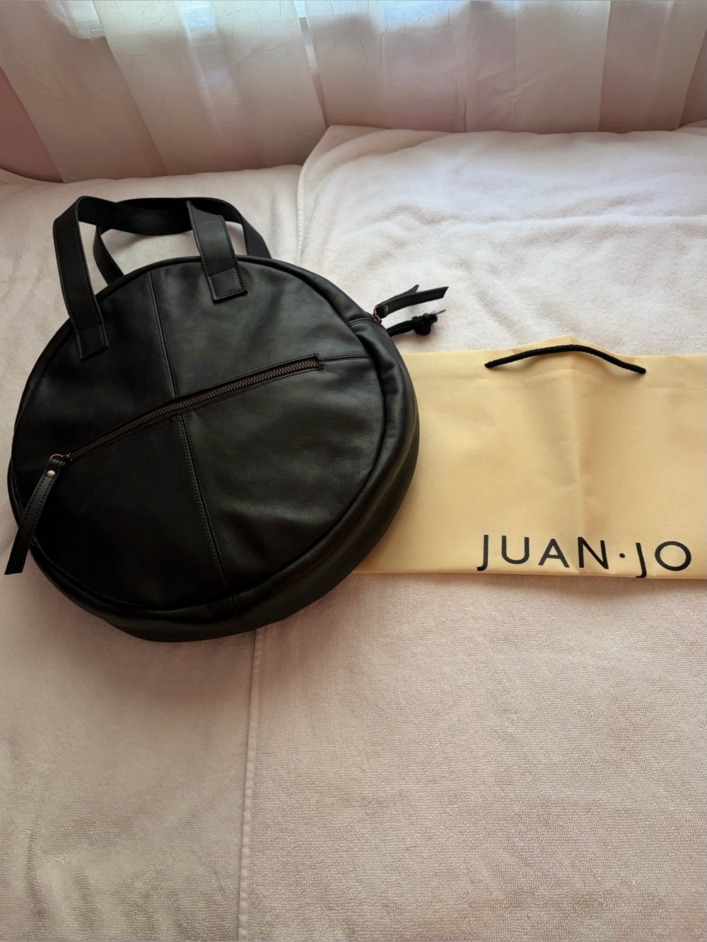 Juan Jo Black leather Round Bag - Picture 4 of 10